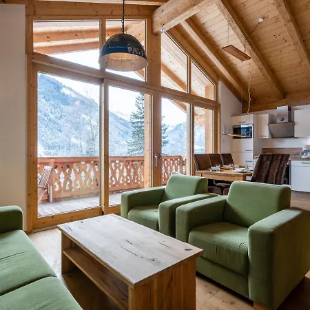 シャレー With Garden In The Forest In The Pinzgau *